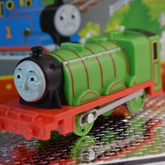 Henry 3 - 2013 Trackmaster Motorized Engine Thomas & Friends Train NO TENDER - Picture 2 of 10